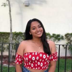 Meet your Posher, Giomary